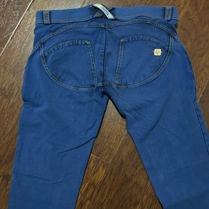Excellent condition Indigo blue denim look Freddy WR UP leggings. Size small